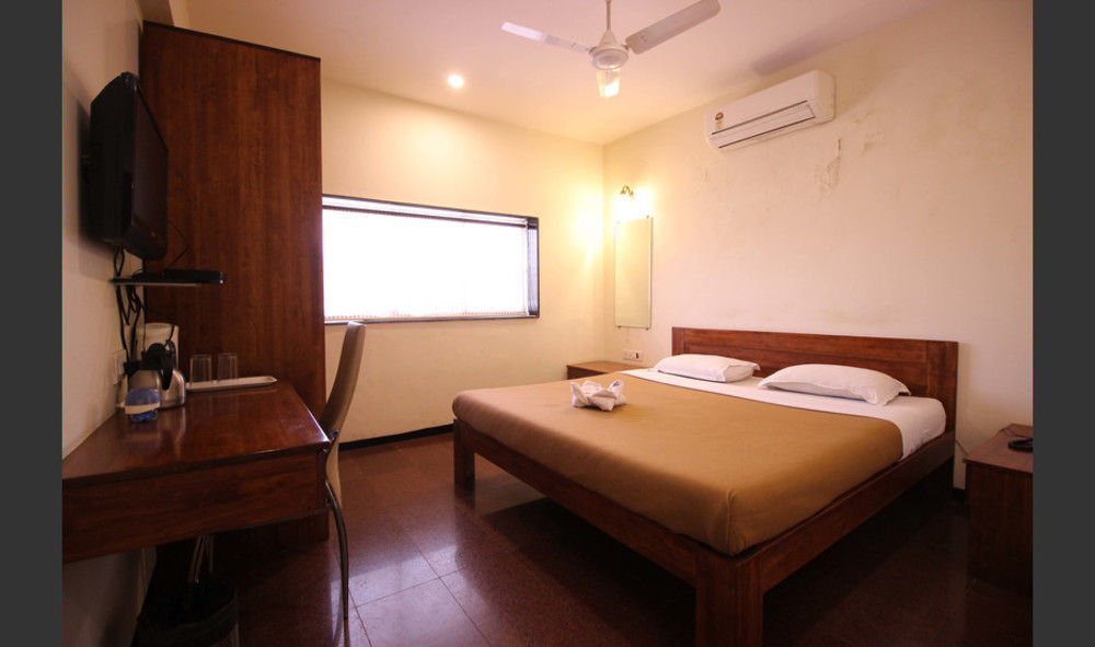 Hotel Q Deck มุมไบ ภายนอก รูปภาพ