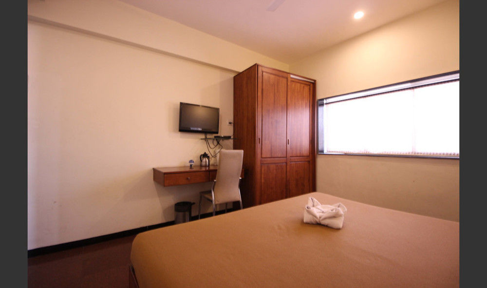 Hotel Q Deck มุมไบ ภายนอก รูปภาพ