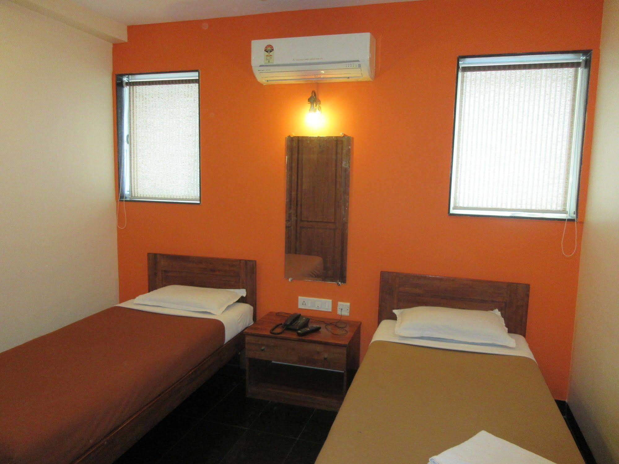 Hotel Q Deck มุมไบ ภายนอก รูปภาพ