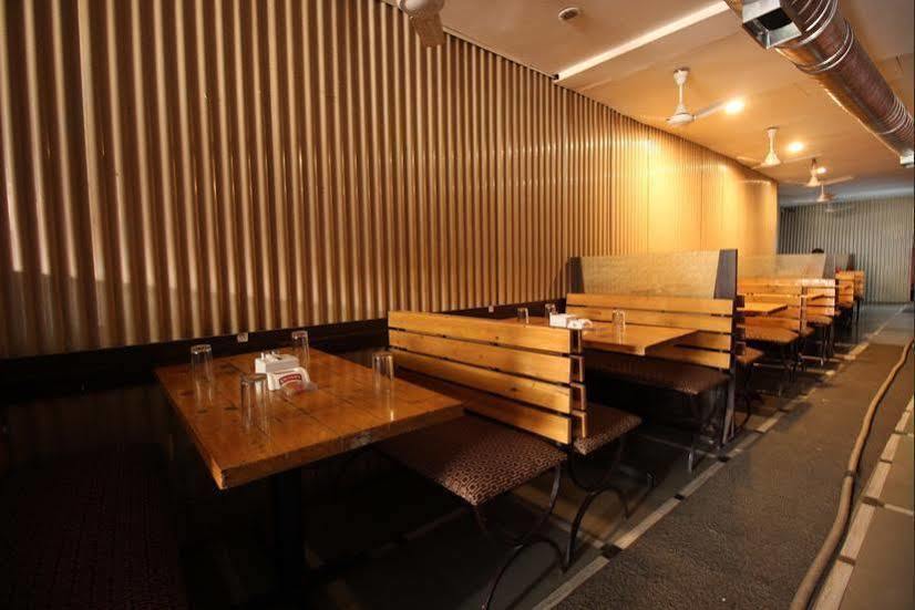 Hotel Q Deck มุมไบ ภายนอก รูปภาพ
